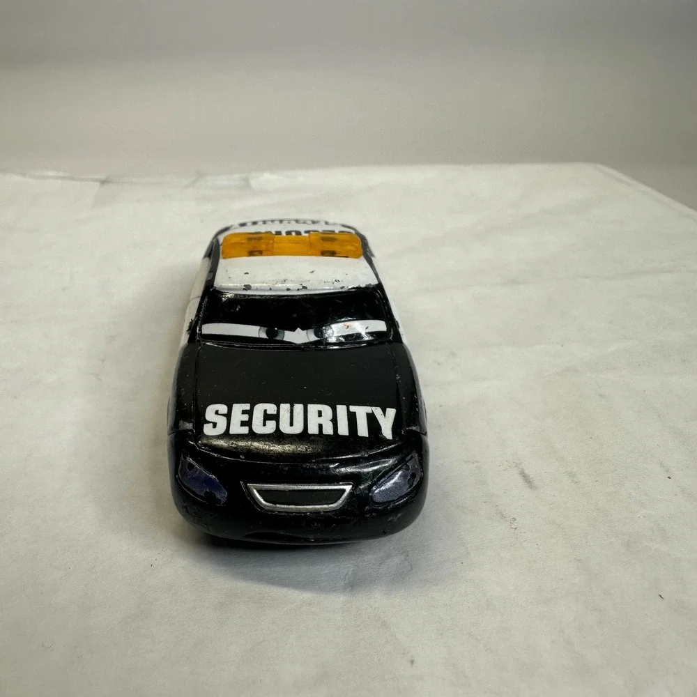 Disney Pixar Cars Marlon Clutches Security Vehicle Black White‎ Piston Cup Toy